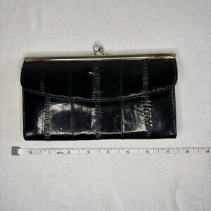 Vintage Mundi Genuine Eel Skin Kiss Lock Coin Purse Black Wallet With Gold Tone